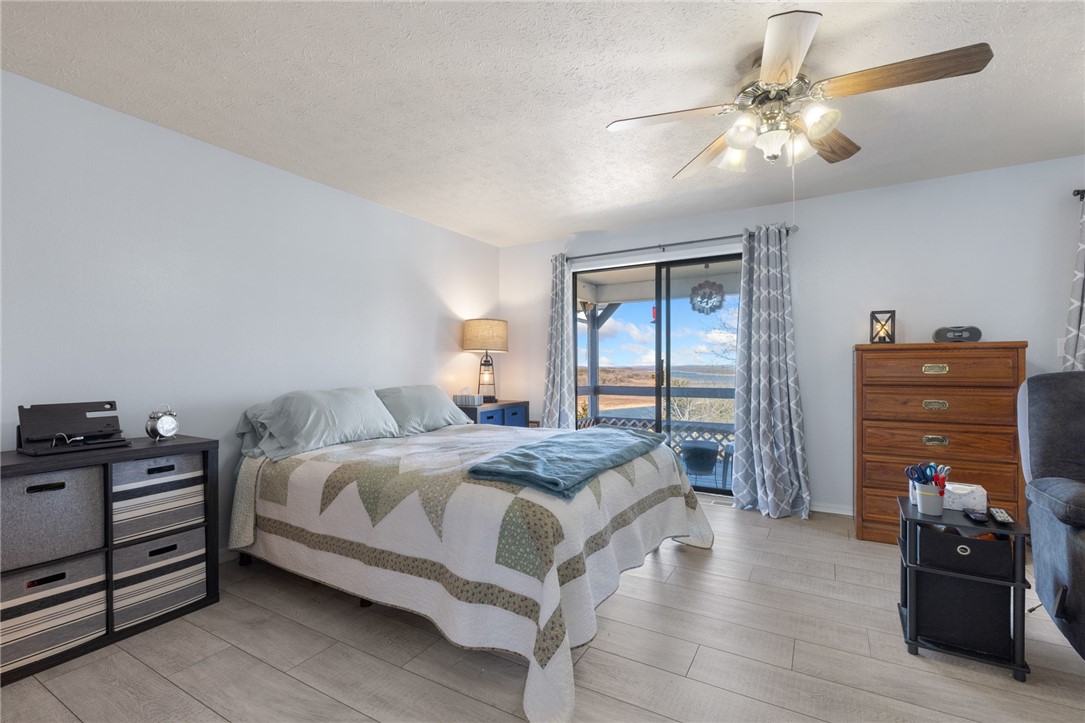 Lakeview Add Lake Bs Es - Residential