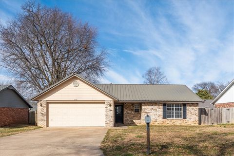 Photo of 4292 Patrick Street, Fayetteville, AR 72704 (MLS # 1337414)