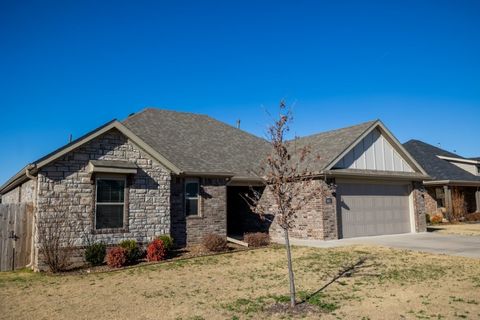 Photo of 1011 Fair Oaks Street, Tontitown, AR 72762 (MLS # 1331714)
