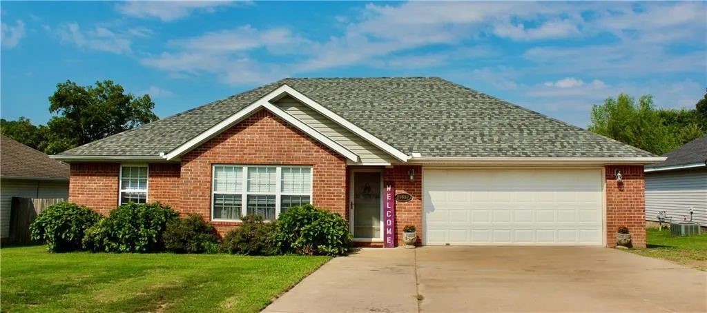Discover Your Lake-Area Oasis in Blue Springs Village! Nestled on the serene shores of beautiful Beaver Lake in Springdale, AR, this community is more than just a neighborhood ā it's a lifestyle. This meticulously maintained home is move-in ready, with many recent upgrades! This home had a kitchen/bathroom renovation in '21, w/ granite countertops, stylish backsplashes, new sinks/stools & fixtures. It was further enhanced with stainless steel appliances in December '23 and fresh LVP flooring and interior paint in Nov '24. Enjoy the convenience of a smart wifi water heater ('20), and a new roof from '19āall for worry-free living. Prime Lake Area Location: Blue Springs Village offers a perfect blend of tranquility and convenience, located a short drive from the lake and minutes from all Springdale has to offer. Enjoy easy access to the lake's recreation opportunities without the need for direct lakefront access. This home combines classic charm w/ modern comfort, making it great for anyone looking to have it all!
