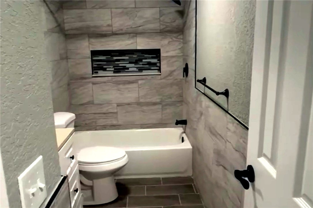 Larimore & Garner 3rd Add Rogers - Residential Lease