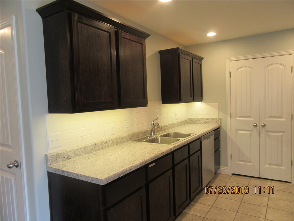 Haden Place Sub Siloam Spgs - Residential Lease