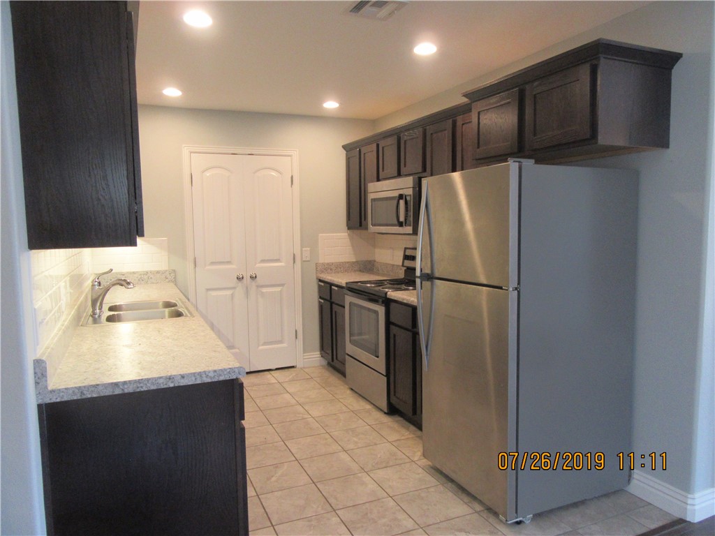 Haden Place Sub Siloam Spgs - Residential Lease