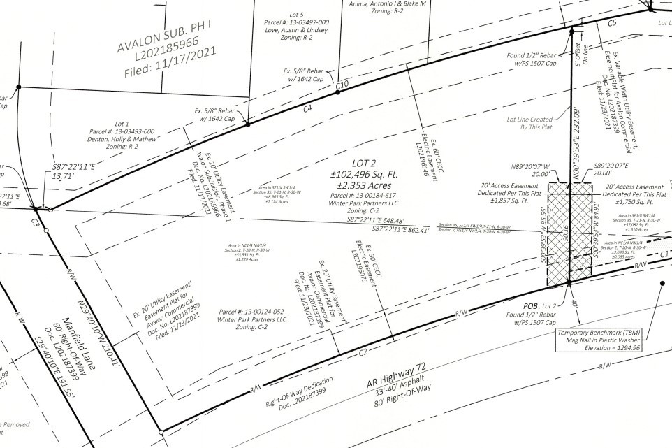 GREAT COMMERCIAL LOCATION! This corner has the highest traffic count in the hot market of Pea Ridge and has Hwy 72 frontage and It'll Do Road frontage. SELLER WILL SUBDIVIDE! Your clients can customize the size of lot they need. Perfect location for a convenient store, coffee shop, fast food restaurants, offices, etc. Zoned Commercial.
Under Contract with Listing