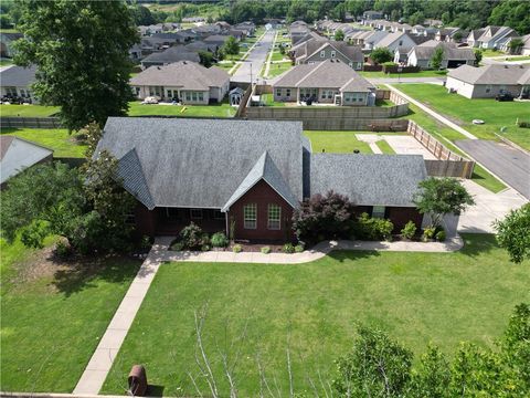 Photo of 2415 W 8th Street, Russellville, AR 72801 (MLS # 1349670)
