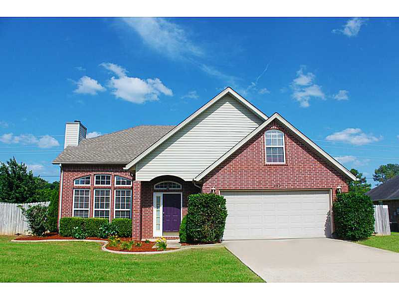 Location location location! This home has exactly what you have been looking for. Walking distance to schools. Close to parks and shopping. This wonderful 2 story 4 bed 2.5 bath 2300 Sqft home with a bonus loft area and open floor plan is waiting for,you and your family to call it home. Priced to sell don't miss out on this one!