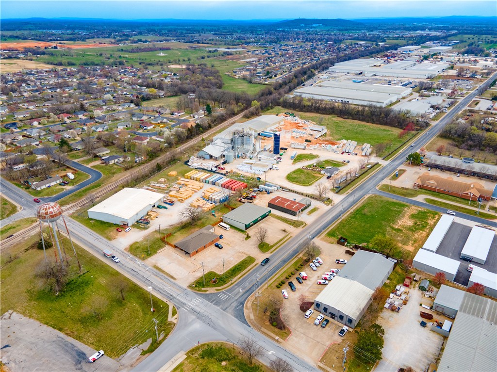 Warehouse:±32,390 SF, Shed: ±8,000 SF, ±13.82 Acres, 65-ton Scale, 6 Dock Doors, 3 Drive-ins, ±300K - ±350K SF of Redevelopment Potential. Use Restrictions Apply.