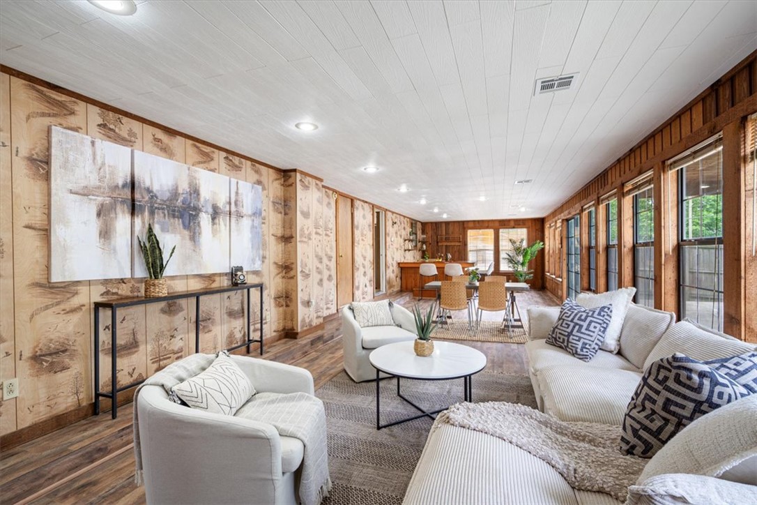 Hickory Hills Sub Siloam Spgs - Residential