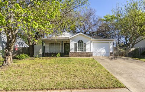 Photo of 3182 Oakfield Street, Fayetteville, AR 72704 (MLS # 1341516)