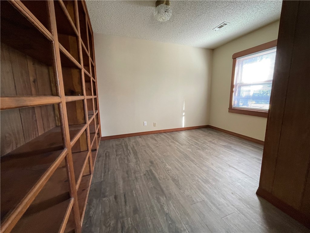- - Residential Lease