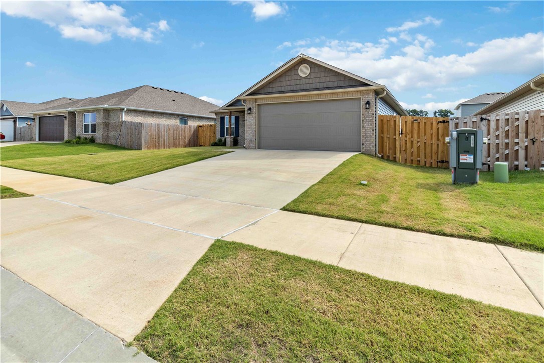 Discover modern comfort in the heart of Rogers with this beautifully designed home in Willow Creek. The open layout creates a bright, inviting space perfect for both daily life and entertaining. Step outside to enjoy nearby paved biking and walking trails, or take advantage of the homeās close proximity to top-rated schools, parks, shopping, and dining. A covered patio adds the perfect spot to unwind, while the low-maintenance exterior ensures more time to explore all that Northwest Arkansas has to offer. With easy access to Pleasant Grove Rd. and just minutes from vibrant downtown Rogers, this home blends convenience with comfort in one of the areaās most desirable locations.