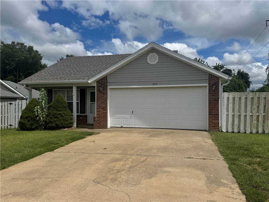 Welcome to your next home right in the heart of Bentonville, this 3 Bedroom 2 bath home offers comfort, convenience and charm just minutes from everything. Cozy living room open to the kitchen. Primary Suite has walk in closed and Private Bath. 2 other secondary bedrooms share a hallway bath. Cannot beat this location near trails and everything Bentonville has to offer. Refrigerator and Washer/Dryer are included for tenant use. Pets are negotiable with Pet Deposit.