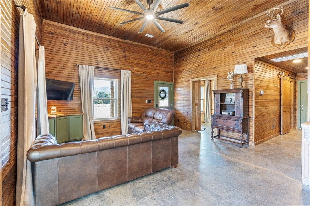 17-16-27 - Residential