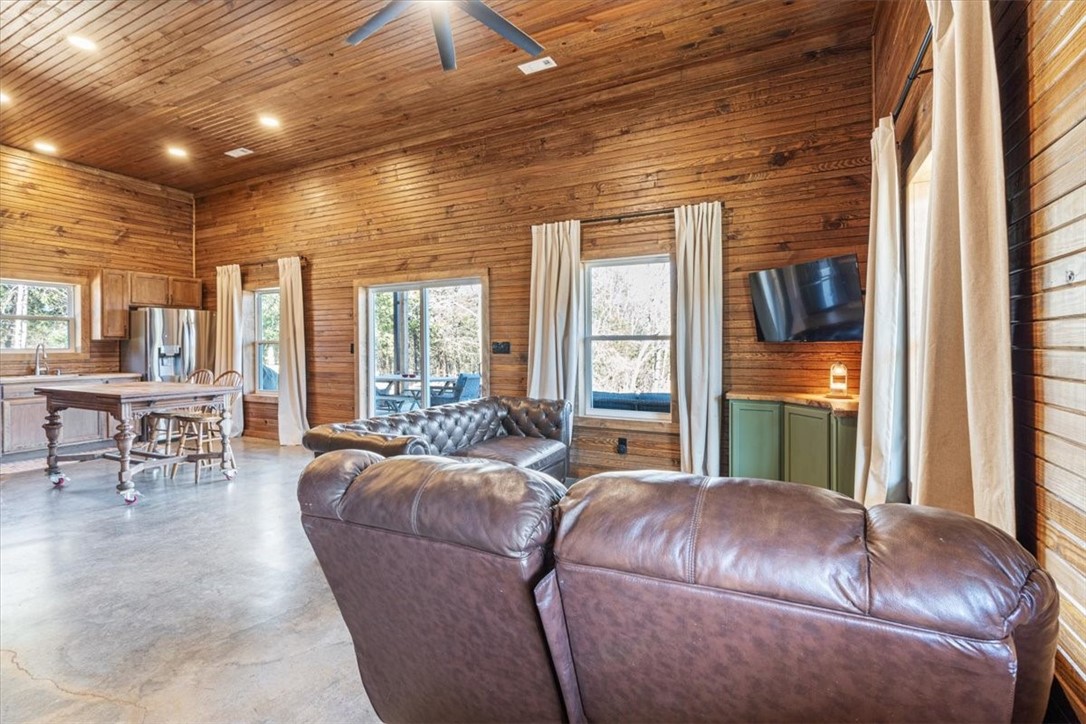 17-16-27 - Residential