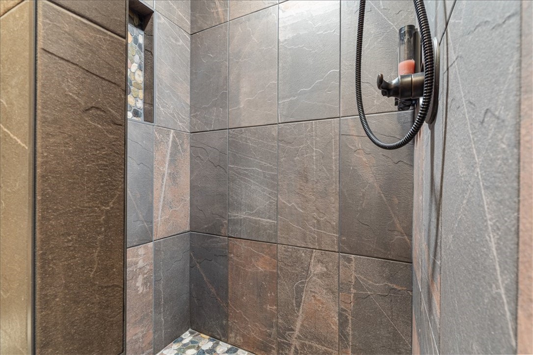 17-16-27 - Residential