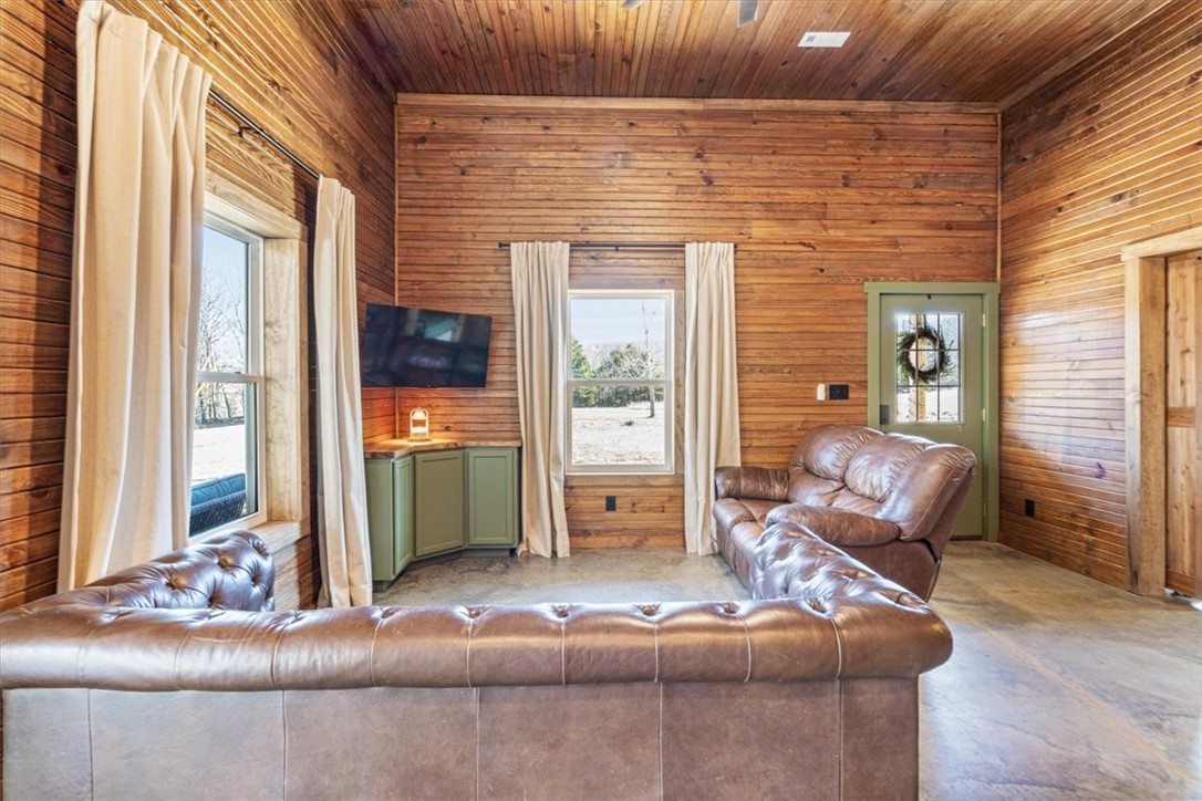 17-16-27 - Residential