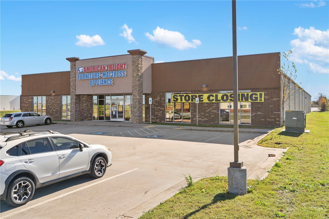 MUSIC GROUPS ADD-SILOAM SPRINGS - Commercial Lease