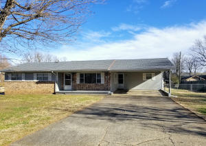 Very well maintained 3 BR, 11/2BA home just a couple of miles south of Harrison just off Hwy 7 South. Chain linked backyard, Large storage shed, Newer roof. A great starter home or retirement home for someone wanting to scale down