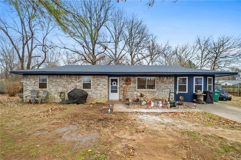 Photo of 199 Ruth, Farmington, AR 72730 (MLS # 1331487)