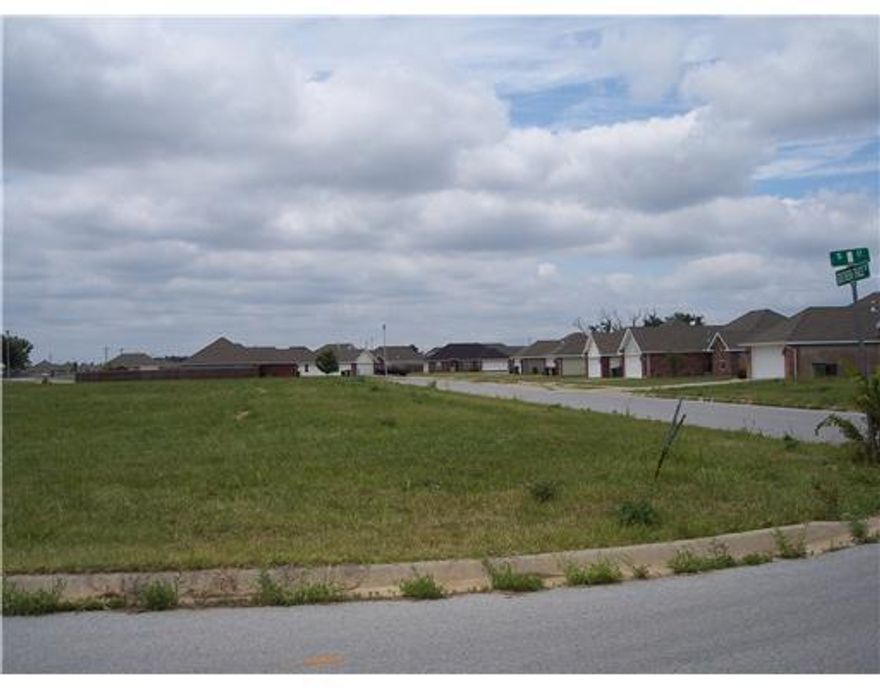 Attention Builders, investors, and buyers wanting to build, banked owned.  41 lots with all utilities, near elemebtary school in Rogers, level lots in subdivision with houses being built.  Price to sell!