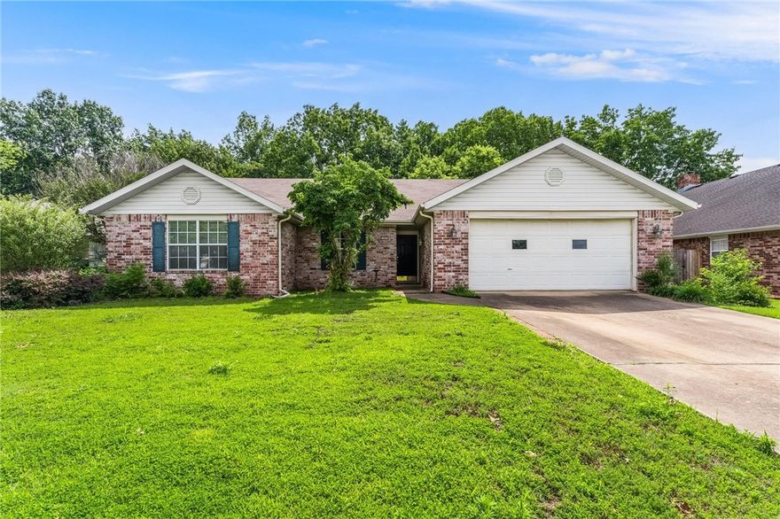 Auction 06/25/2025 at 10:00 AM 
This 1,949 SF brick home is move-in ready and located in a quiet cul-de-sac in a great neighborhood. Featuring 4 bedrooms and 2 bathrooms, it offers a functional layout with plenty of space for families or anyone needing extra room. Solid brick construction, a great location, and ready for immediate occupancy—don’t miss this one!