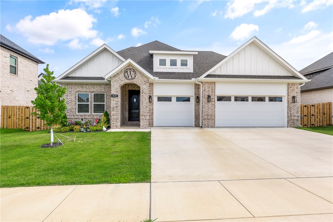 Discover this beautiful home in Silver Leaf Estates, one of NWA’s most desirable neighborhoods. With an ideal location just 15 minutes to XNA Airport and under 20 minutes to downtown Bentonville!
Built in 2024, it's worry free and move-in ready! Step inside to a light-filled open-concept layout featuring high ceilings that create an airy, spacious feel throughout. The heart of the home is a stunning kitchen with quartz countertops, modern finishes, and plenty of space to cook, gather, and entertain. Complete with a 3-car garage, offering plenty of room for vehicles, storage, or hobbies.
Set in a vibrant community with exciting future amenities, including pool, clubhouse, walking trails, and pond! Silver Leaf Estates offers the perfect blend of tranquility and accessibility—whether you're commuting, hosting, or just enjoying the neighborhood.