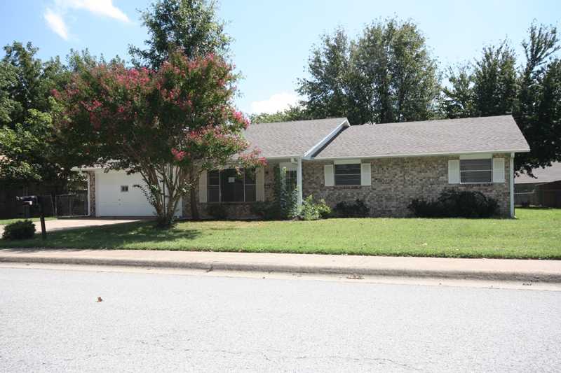 NEW HVAC, APPLIANCES, PAINT & CARPET! HOMESTEPS PROPERTY SOLD "AS IS" NO PROPERTY DISCLOSURE. SELLER WILL PAY UP TO (NTE) $500. TOWARDS HOME WARRANTY OF BUYER (OWNER OCCUPANT) CHOICE