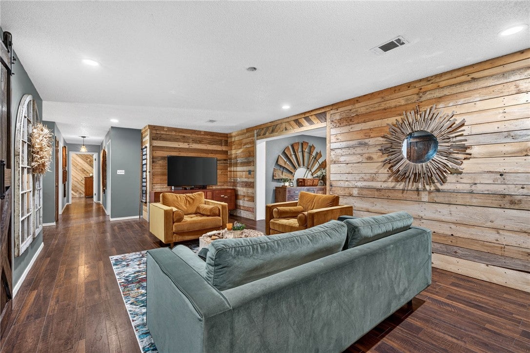 2809 Coral Circle