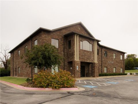 Photo of 5230 Willow Creek Drive, Springdale, AR 72762 (MLS # 1326366)