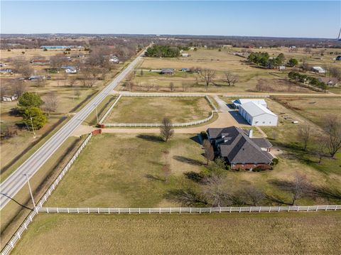 Single Family Residence in Gentry AR 23535 Highway 12 Hwy 18.jpg