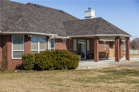 Single Family Residence in Gentry AR 23535 Highway 12 Hwy 8.jpg