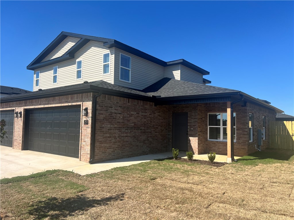 Brand new construction! This spacious 3-bedroom, 2.5-bath townhouse style duplex offers modern living in a prime Centerton location near downtown & the Walmart Distribution Center. Featuring luxury vinyl plank flooring with upgraded carpet on stairs for added comfort. Enjoy an open-concept layout with granite countertops and stainless-steel appliances. All major appliances includedāwasher and dryer, too! The private backyard is perfect for entertaining, and the 2-car garage provides ample storage. Tenants are responsible for all utilities and lawn maintenance. Don't miss this opportunity for stylish, low maintenance living in a growing community!