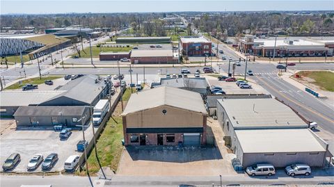 Photo of 107 SW 7th Street, Bentonville, AR 72712 (MLS # 1341506)