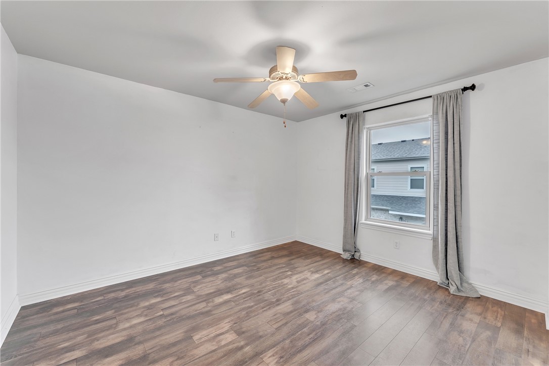 Valley West Twnhms Horiz Prop Regime - Residential