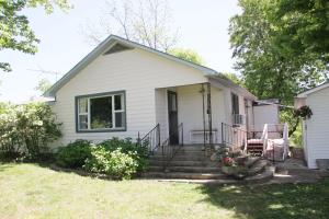 3BR/2BA house in the Bergman School District.