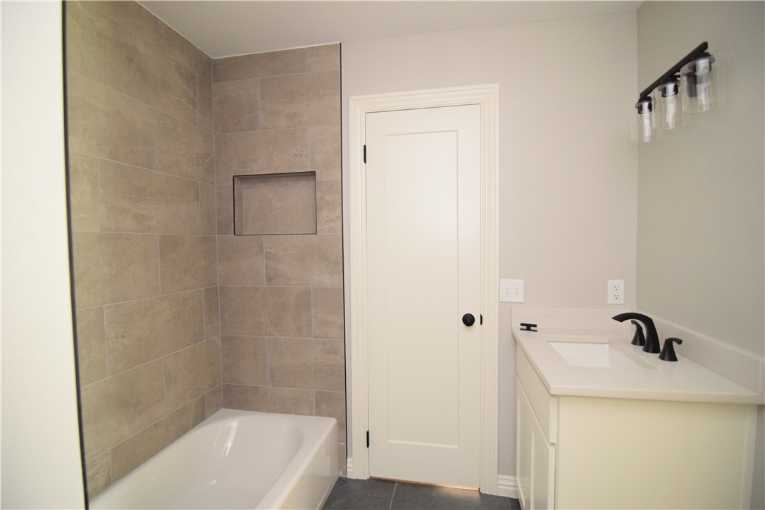 Sundance Acres Ph 2 Rogers - Residential