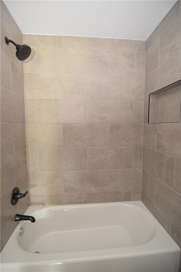 Sundance Acres Ph 2 Rogers - Residential