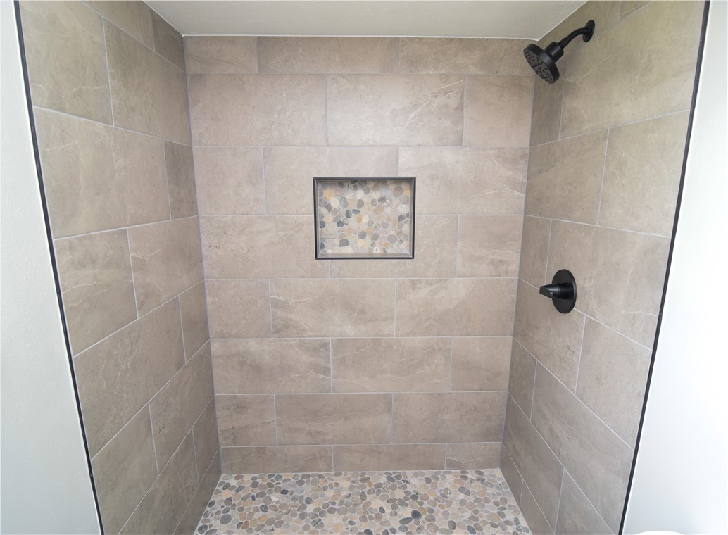 Sundance Acres Ph 2 Rogers - Residential