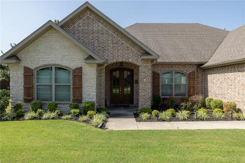 Photo of 2661 W Vanike Drive, Fayetteville, AR 72704 (MLS # 1353857)