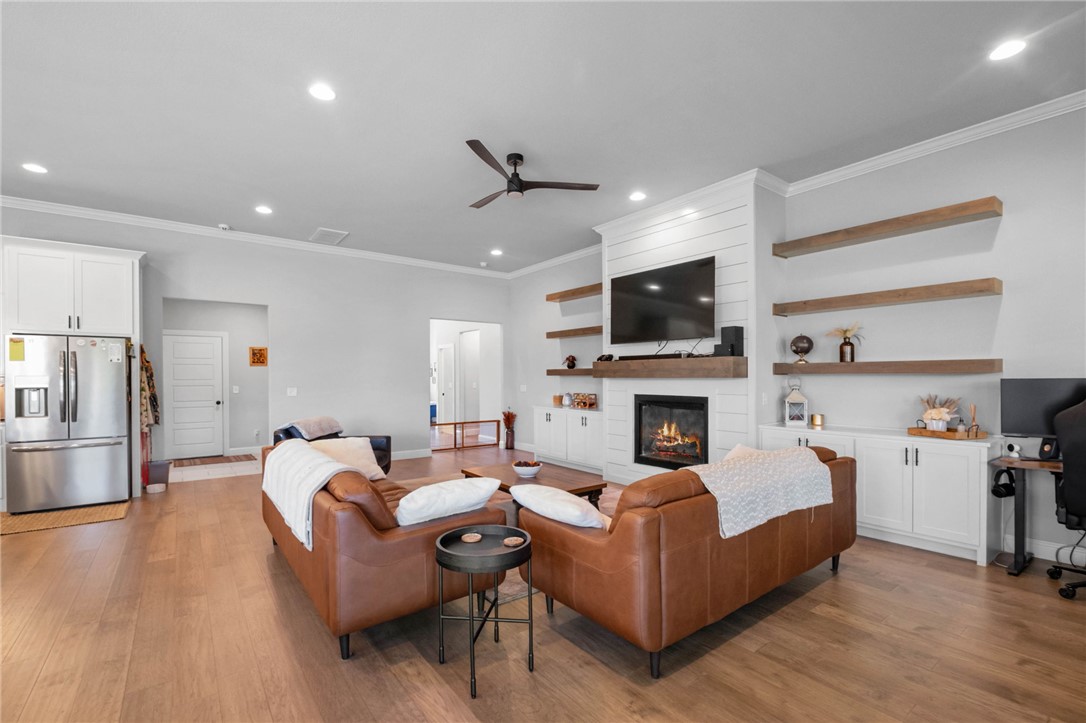 Elm Valley Sub Ph II Elm Spgs - Residential