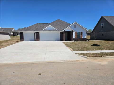 Single Family Residence in Prairie Grove AR 661 Kayla Maria Street 1.jpg