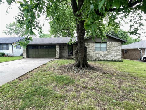Photo of 4003 Holt Avenue, Springdale, AR 72762 (MLS # 1354534)