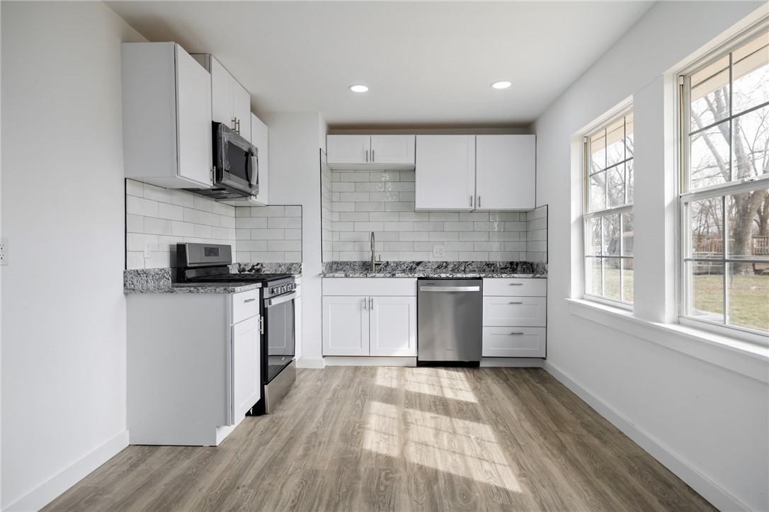 Dixieland Village 1st Add Rogers - Residential