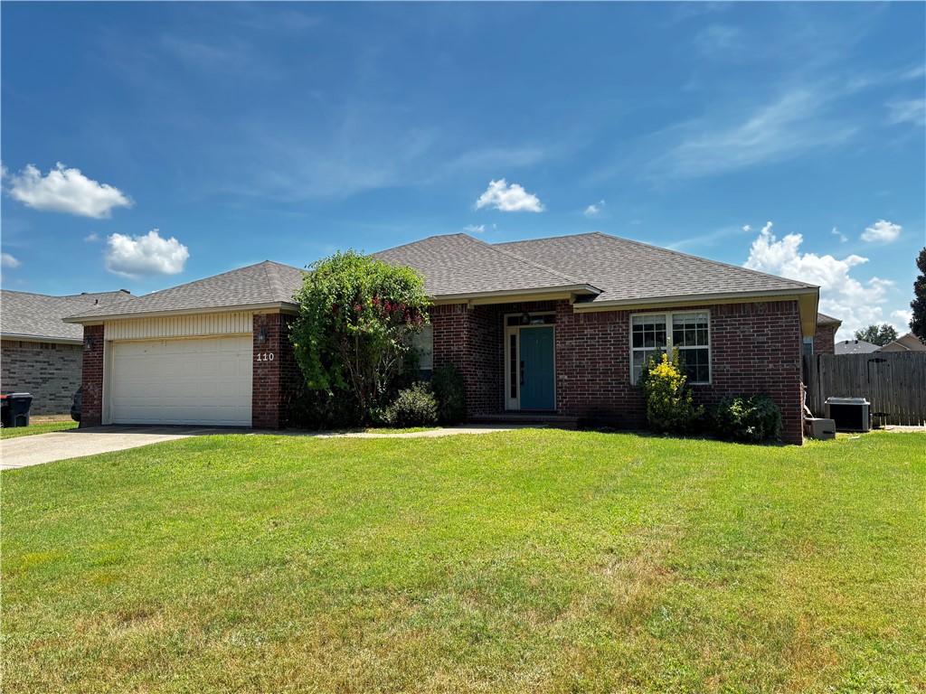 Beautiful home in Ashbrook Estates, this 3 bed, 2 bath has formal dining, contemporary split floor plan, central heat/air, fridge, oven, microwave, dishwasher, garage and a fenced back yard. No pets, no smoking. Applications are required to rent, $30 per adult, include a background check, credit check, rental history review and proof of employment/source of income.
