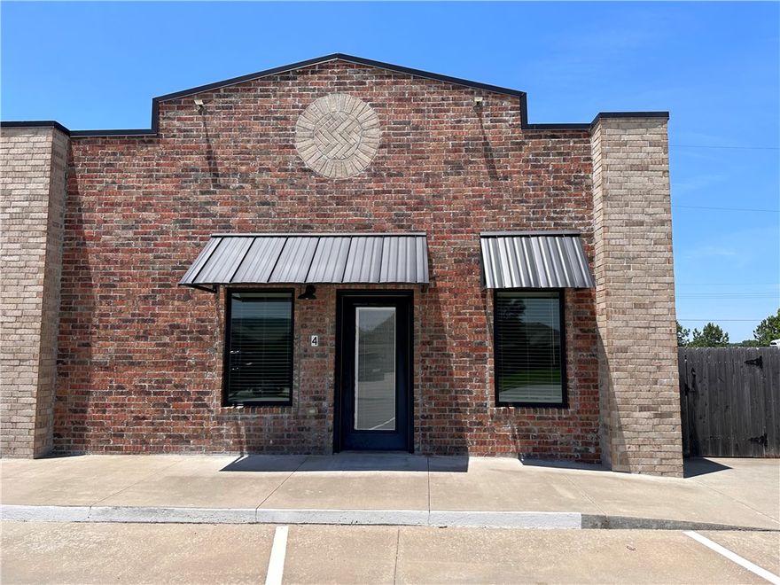 Great office space in Prairie Grove with Hwy 62 frontage.