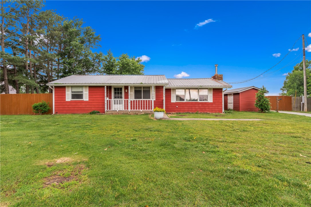 This newly remodeled, beautiful country home is conveniently place within Farmington school district.
4 bedroom and 2 full baths which includes a mother-in-law suite. The house sits on 2.1 beautiful acres that is loaded with mature trees to cast plenty of shade for you or farm animals. Don't miss out on this house on little elm road! Rural water for the house and well water for the garden or plants. Agent is related to the seller