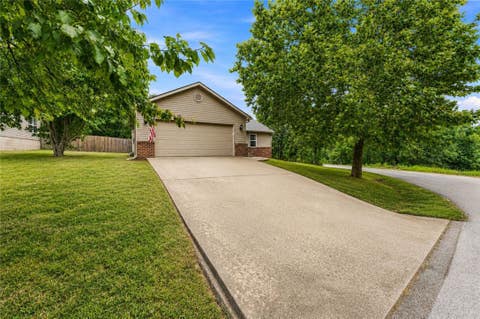 Photo of 7 Blythe Circle, Bella Vista, AR 72714 (MLS # 1359450)