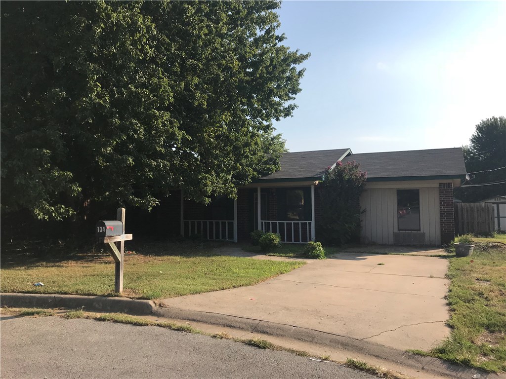 Great home in Farmington on a cul-de-sac! This home has 4 beds, 1-1/2 bath, NEW paint & carpet throughout, & a large backyard! Close to Williams Elementary School. Fridge to convey. Not many in this price range! Furnace is only a year old. Roof is 2 years old.