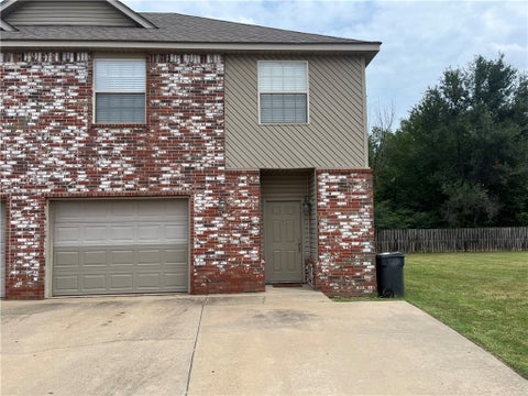 Photo of 905 Laura Street, Rogers, AR 72758 (MLS # 1357865)