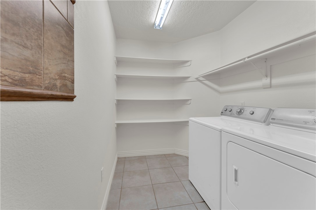 The Oaks-Gentry - Residential